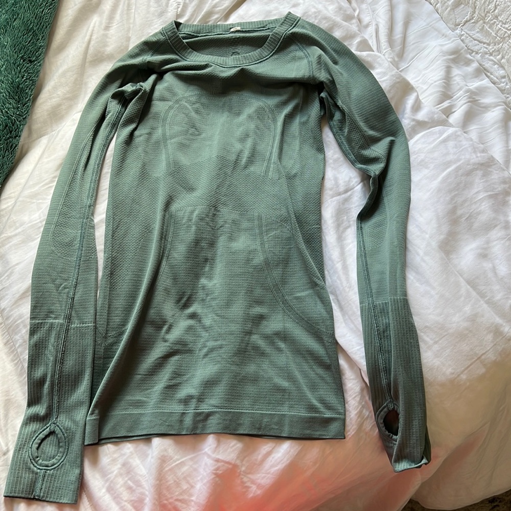 Lululemon Long Sleeve Shirt Size 2